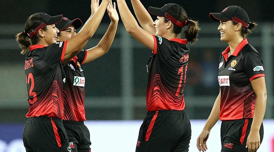 PSL सिक्सेस: छोटे स्टेडियमों का वादा, बड़े ब्रॉडकास्ट का हिसाब